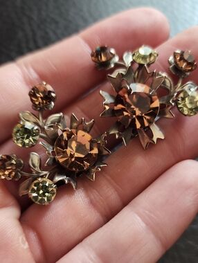 Vintage Brown and Yellow Crystal Floral Clip Earrings - Women Jewelry